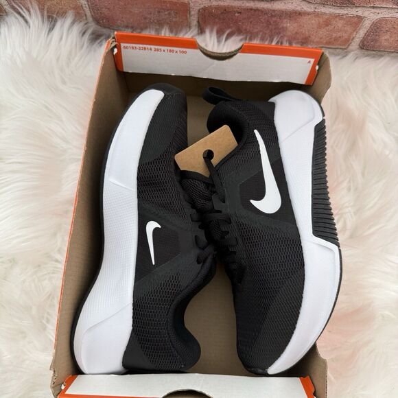 Nike Women’s MC Trainer 3 Workout Running Shoes Black/White Size 5.5 New - Picture 9 of 9